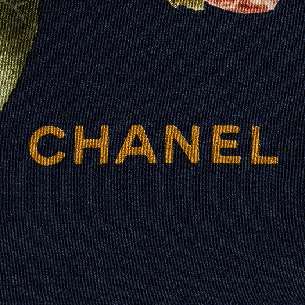Chanel Scarf - Picture 4 of 5